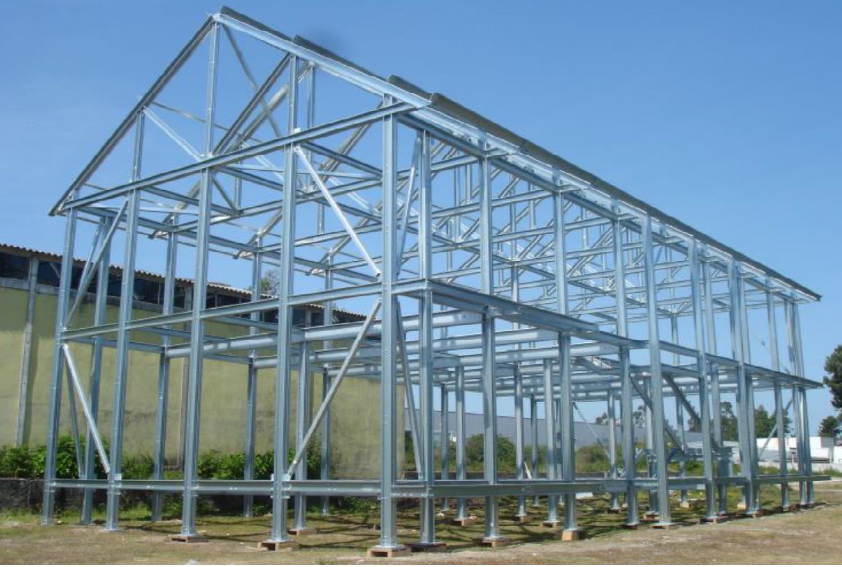 Edifico multi-familiar em enformados